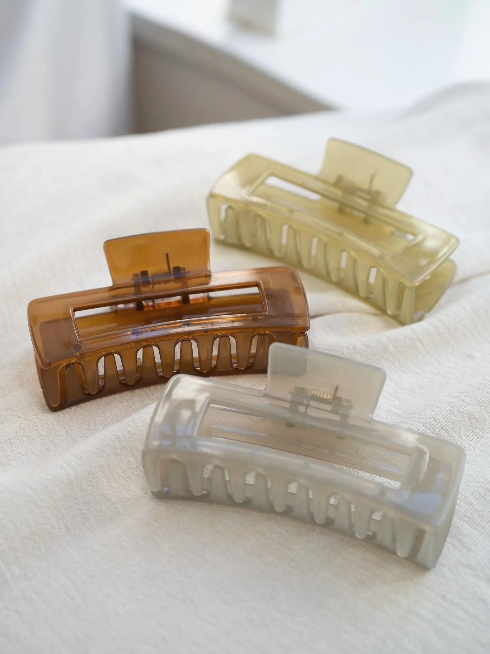 STAFF限定】スクエアバンスクリップ – Violet net shop