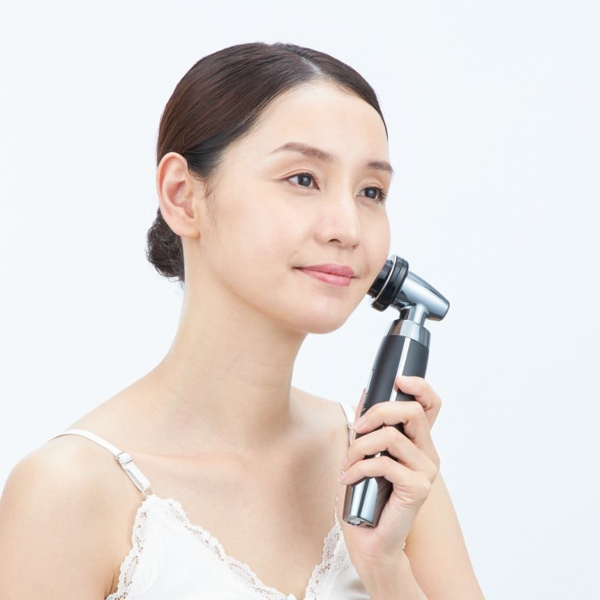 ヤーマンルミナスリフト for Salon (ナノリフトセラム 100ml付)